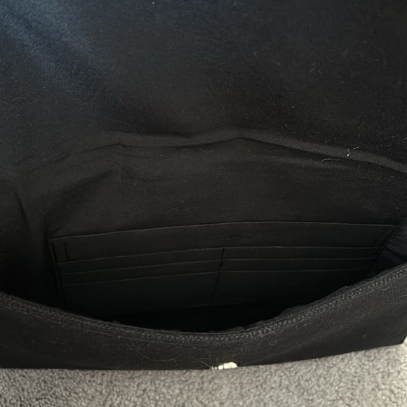 Clutch - Picture 3 of 3